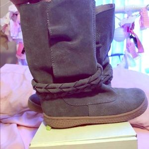 Little girls Livie and Luca boots.